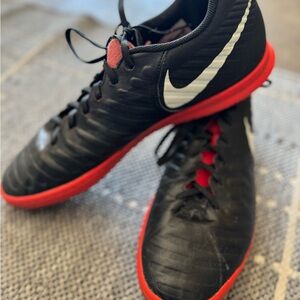 Nike Men's Black Red Soccer Sneakers size 13